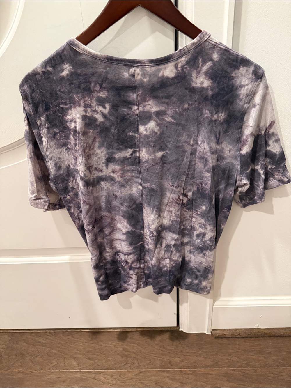 lululemon athletica Purple Gray Tie-Dye Twist Front Short Sleeve Tee - Picture 4 of 4
